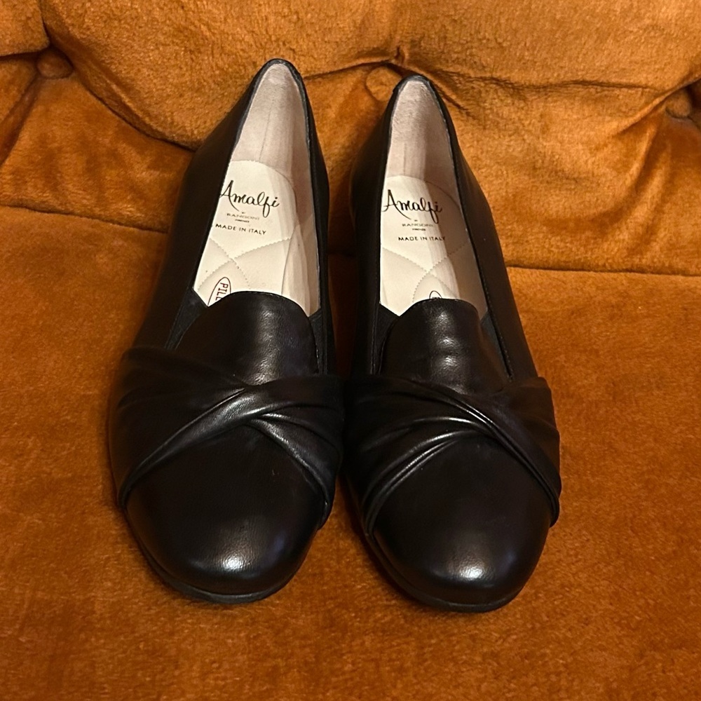 NEW amalfi by rangoni italian leather shoes hidden wedge retails $250 7.5